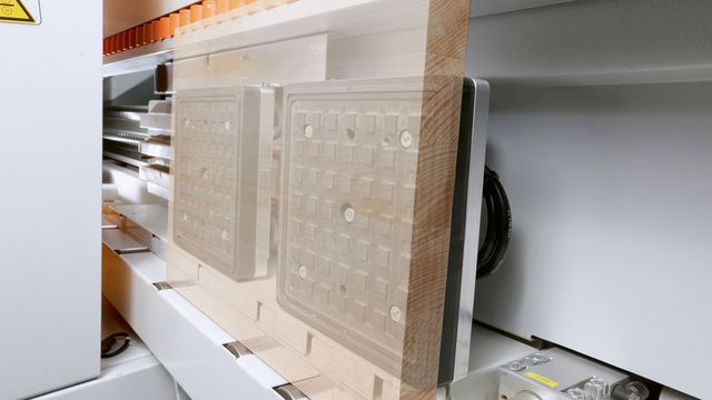 Posizionamento interamente automatico delle ventose anche per legno massello Posizionamento interamente automatico delle ventose anche per legno massello