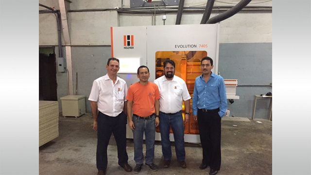 Cliente di riferimento HOLZ-HER soddisfatto a Panama con il centro di lavoro verticale CNC EVOLUTION 7405 Cliente di riferimento HOLZ-HER a Panama con la macchina verticale CNC Evolution 7405