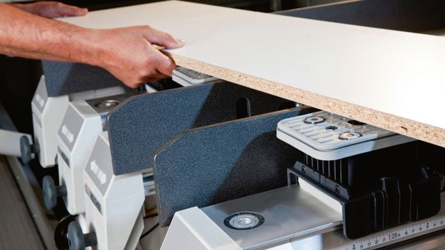 ausili di carico sollevabili ed abbassabili in modo pneumatico Ausili di carico sollevabili ed abbassabili in modo pneumatico
