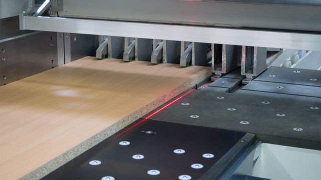 Sistema di visualizzazione assistito dal laser per identificazione delle parti senza errori Sistema di visualizzazione assistito dal laser per identificazione delle parti senza errori