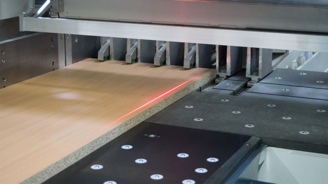 Sistema di visualizzazione assistito dal laser per identificazione delle parti senza errori Sistema di visualizzazione assistito dal laser per identificazione delle parti senza errori