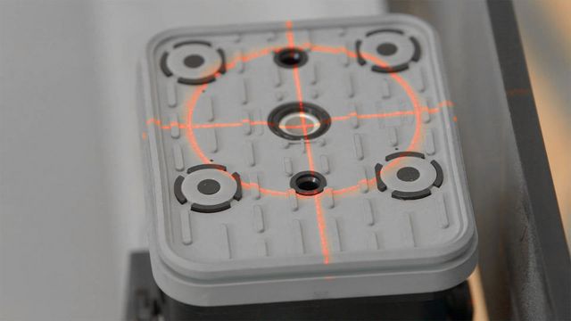 Puntatore laser montato a destra e a sinistra sulla testa di lavorazione Puntatore laser montato a destra e a sinistra sulla testa di lavorazione