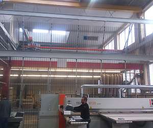 Sistema di magazzino pannelli flessibile per la massima competenza svizzera nella lavorazione del legno