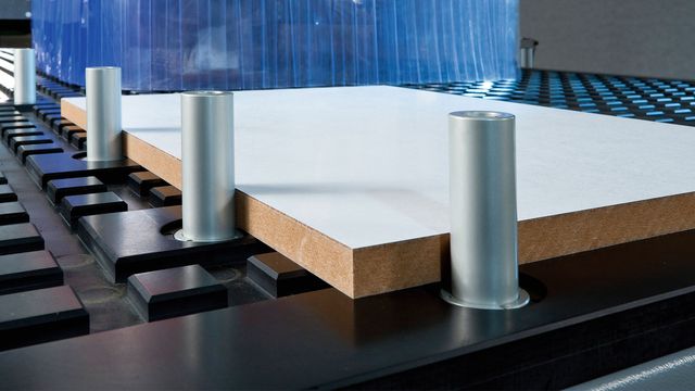 High-Flow Nesting Table - la tecnologia Nesting consente una lavorazione ottimizzata e il taglio di pannelli. Tavolo di nesting altamente flessibile - la tecnologia Nesting consente una lavorazione ottimizzata e il taglio di pannelli.