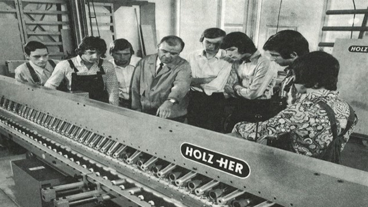 Le prime bordatrici di HOLZHER Pietra miliare HOLZHER: 1969